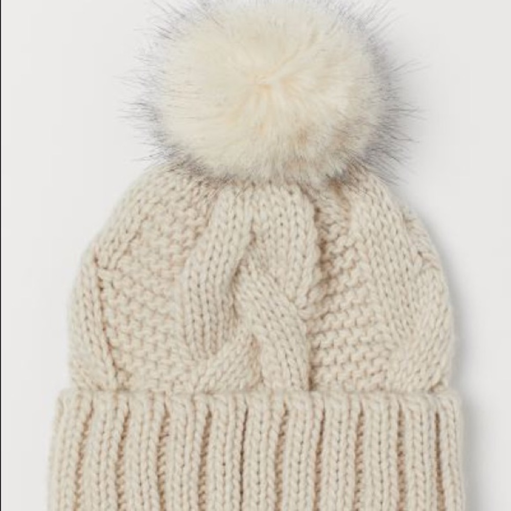 Knit hat with fur